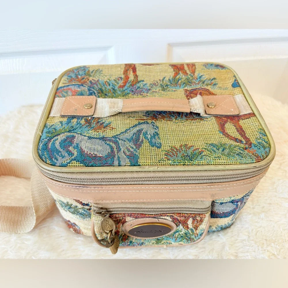 Vintage Horse Equestrian Tapestry Train Makeup Case - Picture 1 of 7